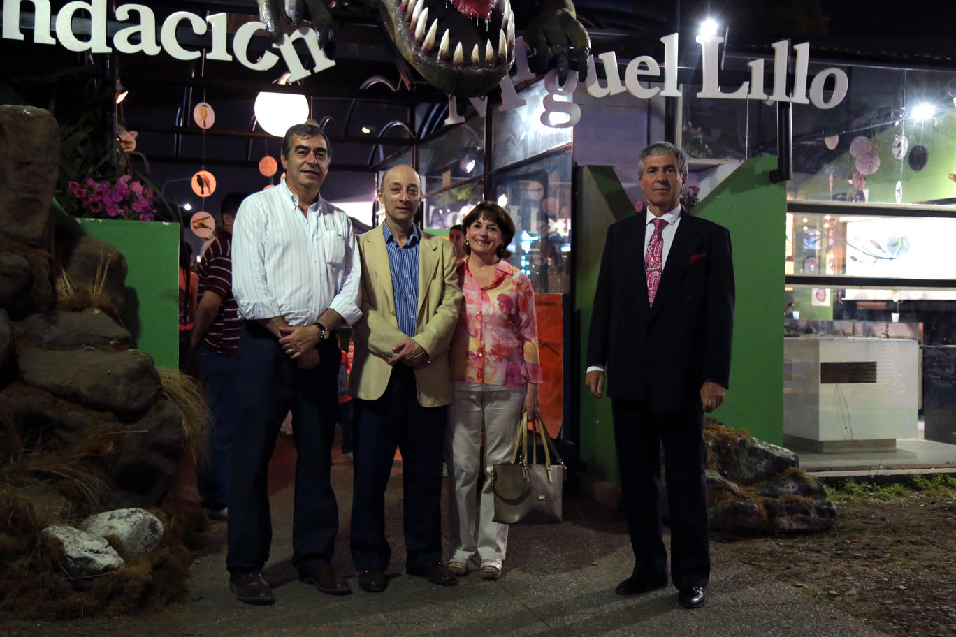 Rafael Carranza (coordinador. Relac. Interinstitucionales FML), Juan Carlos Díaz Ricci (vocal CAV FML) junto a su esposa y José Frías Silva (presidente CAV FML).