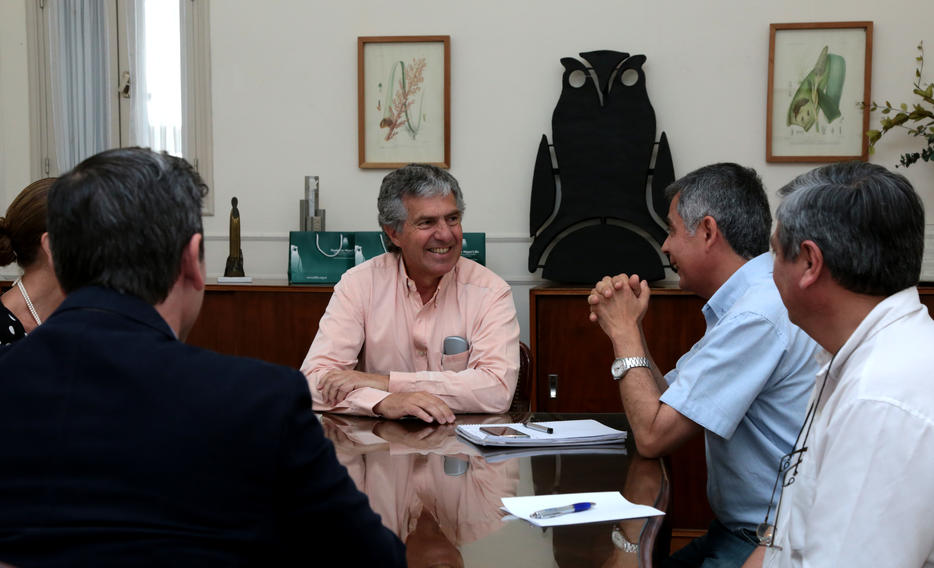 Autoridades e investigadores del INTA visitaron la FML: acuerdos de colaboración mutua (2018, Fundación Miguel LIllo, J. Araóz).