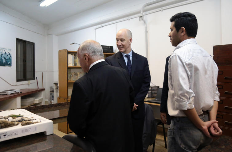 Visita del embajador del Reino Unido a Fundación Miguel Lillo. Fotos: Fundación Miguel Lillo (Jorge Araóz)