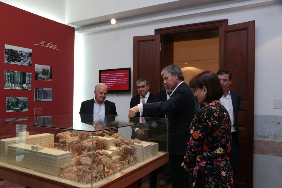 El intendente capitalino, Germán Alfaro, recorrió la Biblioteca, los Museos, el Jardín Botánico y la Colección Shipton de la FML.