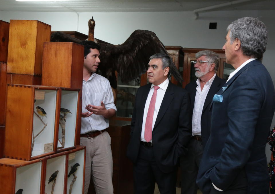 El intendente capitalino, Germán Alfaro, recorrió la Biblioteca, los Museos, el Jardín Botánico y la Colección Shipton de la FML.