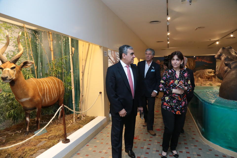 El intendente capitalino, Germán Alfaro, recorrió la Biblioteca, los Museos, el Jardín Botánico y la Colección Shipton de la FML.