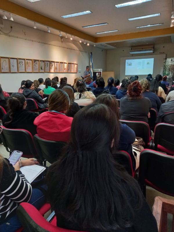 Más de 100 docentes se capacitaron en temas ambientales en la FML