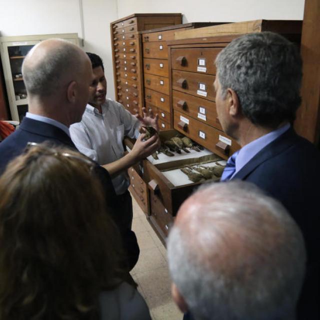 Visita del embajador del Reino Unido a Fundación Miguel Lillo. Fotos: Fundación Miguel Lillo (Jorge Araóz)