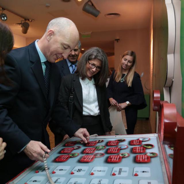 Visita del embajador del Reino Unido a Fundación Miguel Lillo. Fotos: Fundación Miguel Lillo (Jorge Araóz)