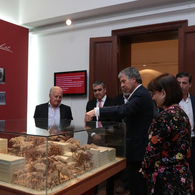 El intendente capitalino, Germán Alfaro, recorrió la Biblioteca, los Museos, el Jardín Botánico y la Colección Shipton de la FML.